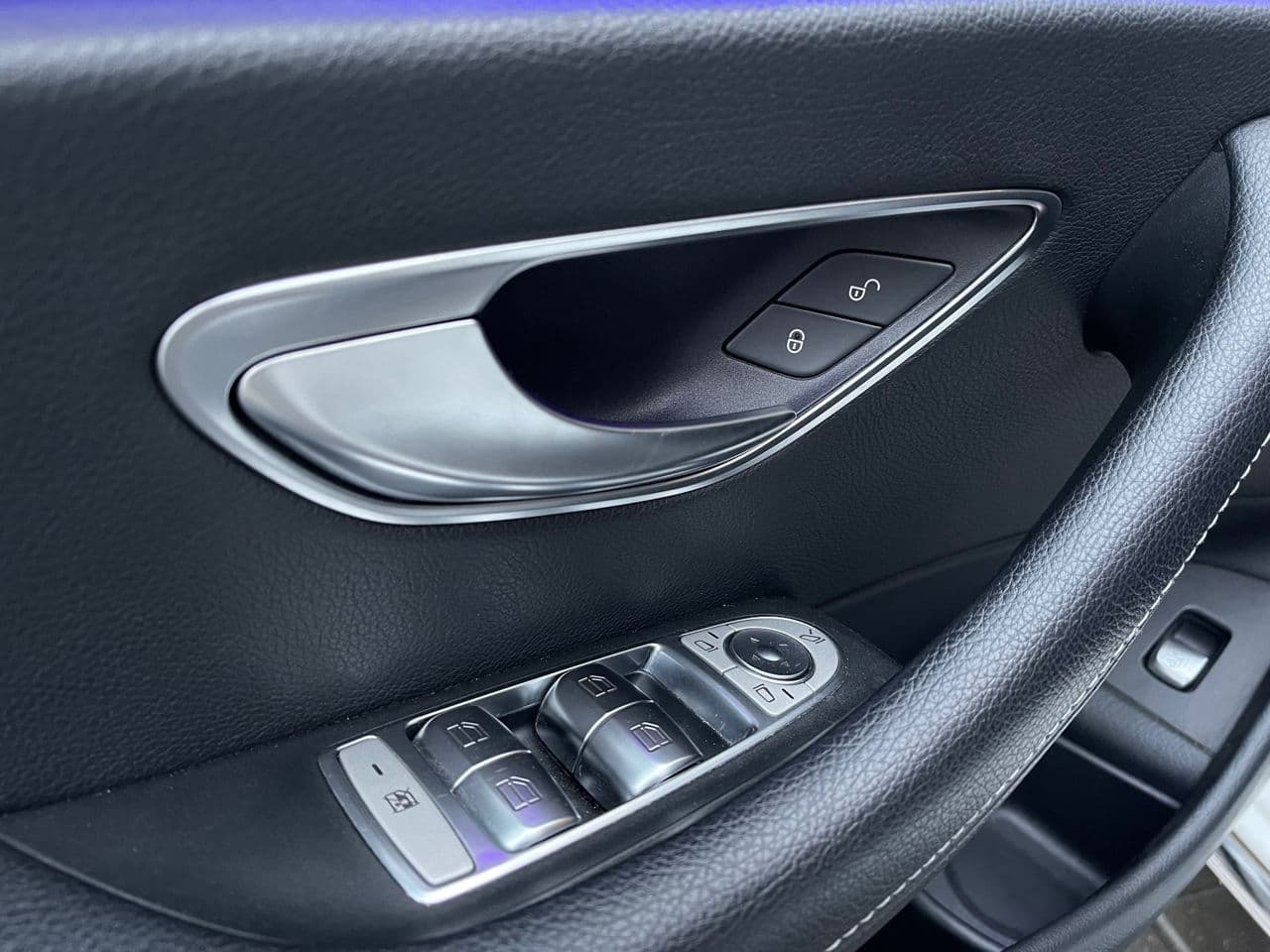 Mercedes E 200 2018 — Миниатюра 17