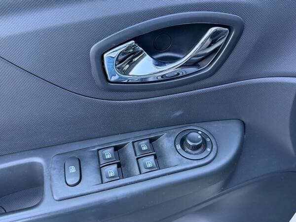 Renault Captur 2015 — Миниатюра 13