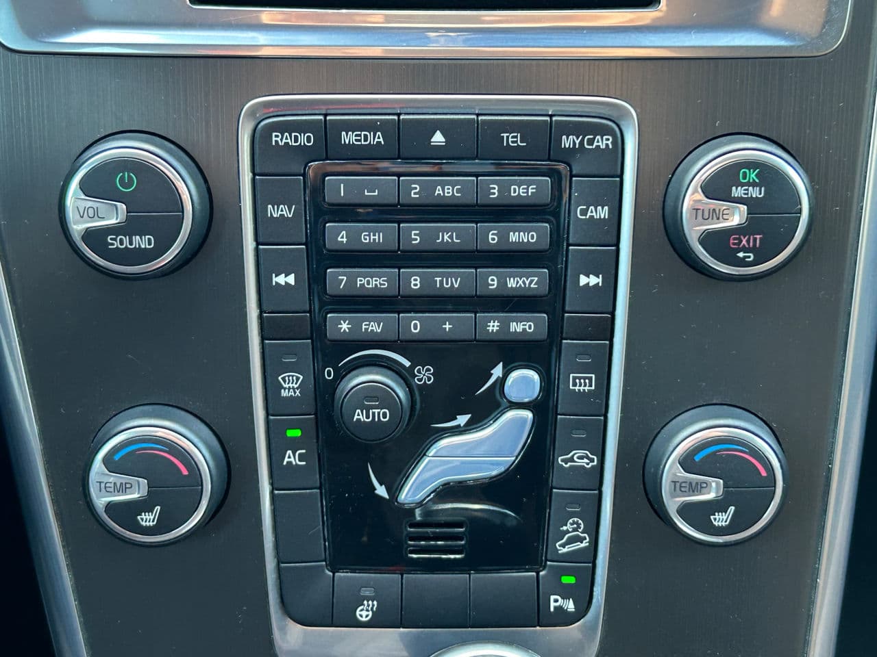 Volvo XC 60 2013 — Миниатюра 12