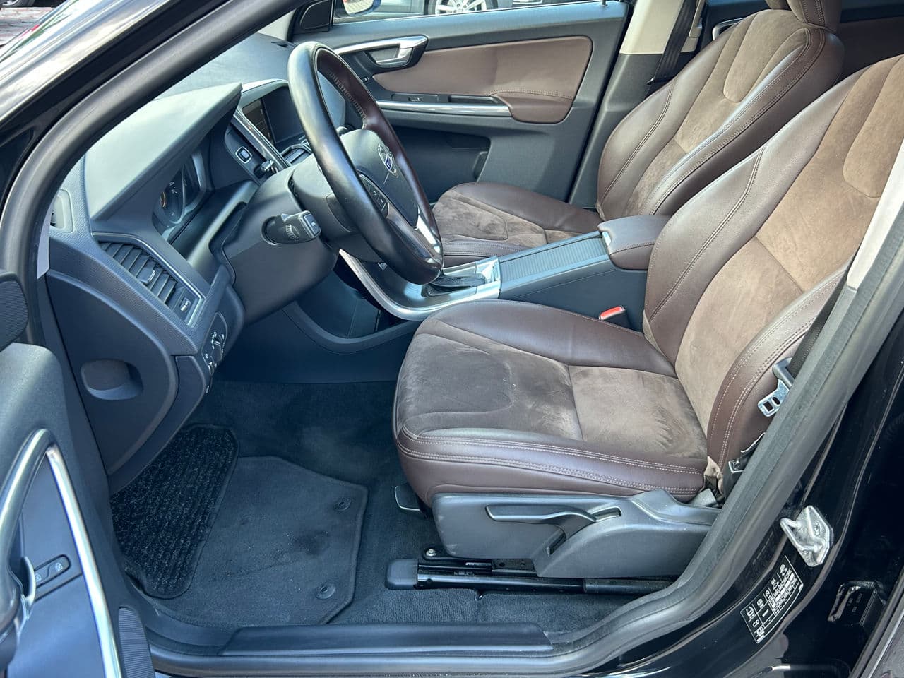 Volvo XC 60 2013 — Миниатюра 7