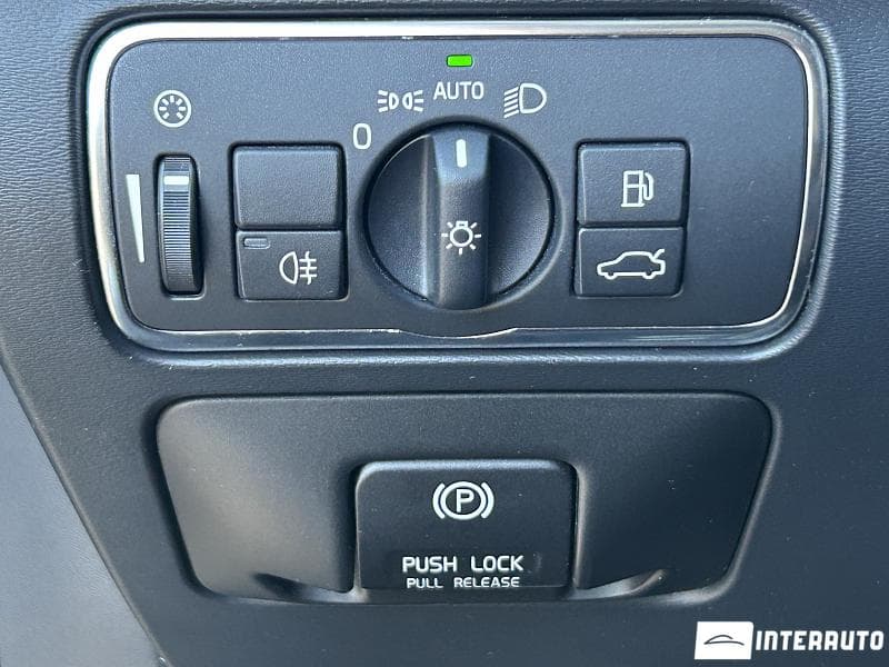 Volvo XC 60 2013 — Миниатюра 9