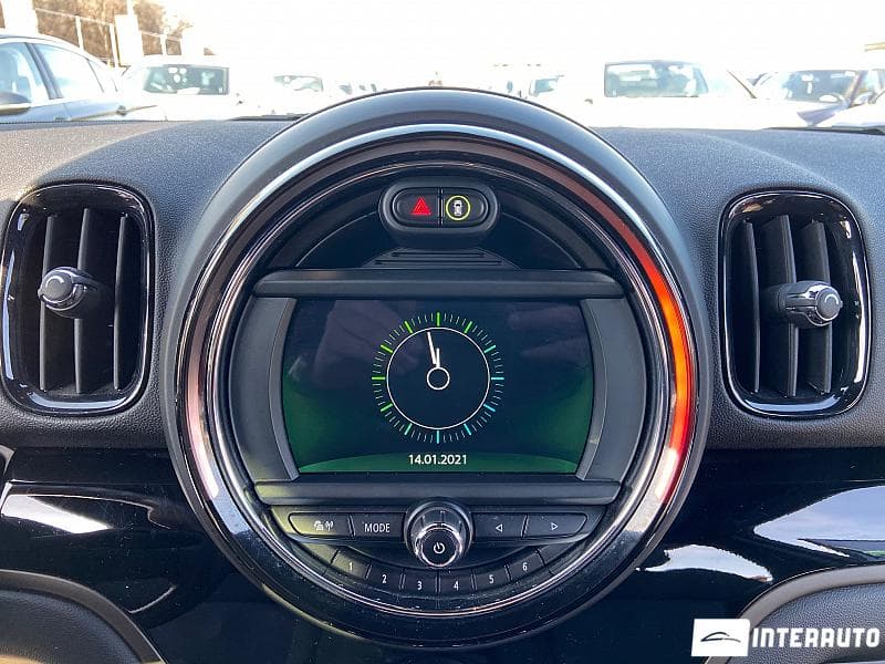 Mini Countryman Cooper S ALL4 2018 — Миниатюра 11