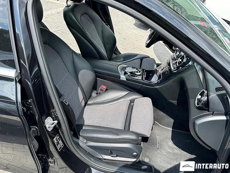 Mercedes C 200 2018 — Миниатюра 5