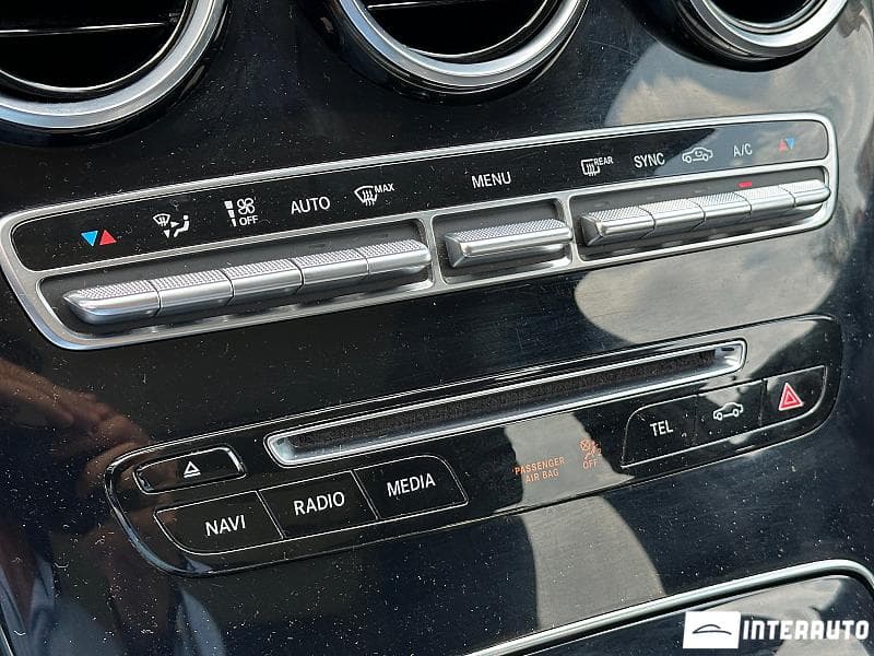 Mercedes C 200 2018 — Миниатюра 8
