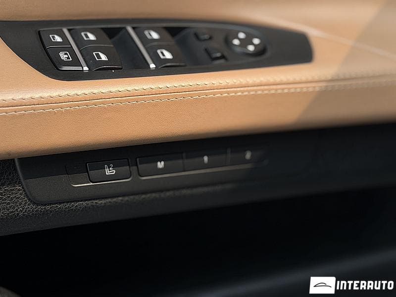 BMW 740 2012 — Миниатюра 8
