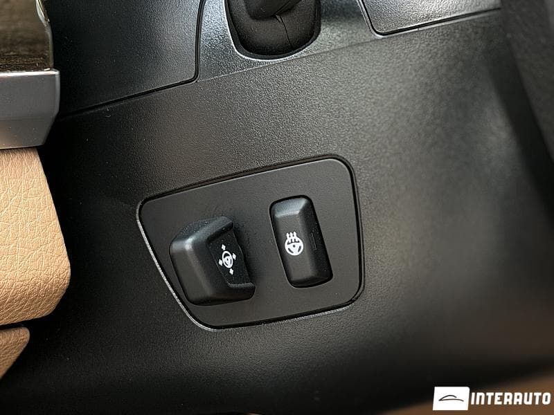 BMW 740 2012 — Миниатюра 10