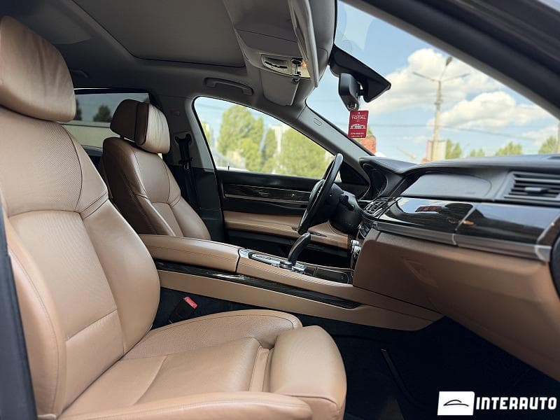 BMW 740 2012 — Миниатюра 20
