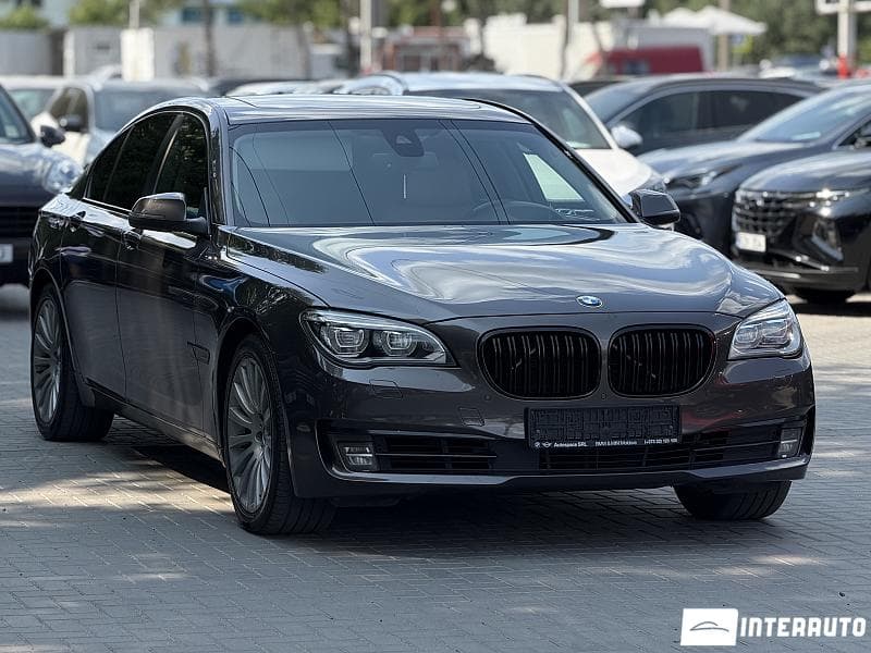 BMW 740 2012 — Миниатюра 3