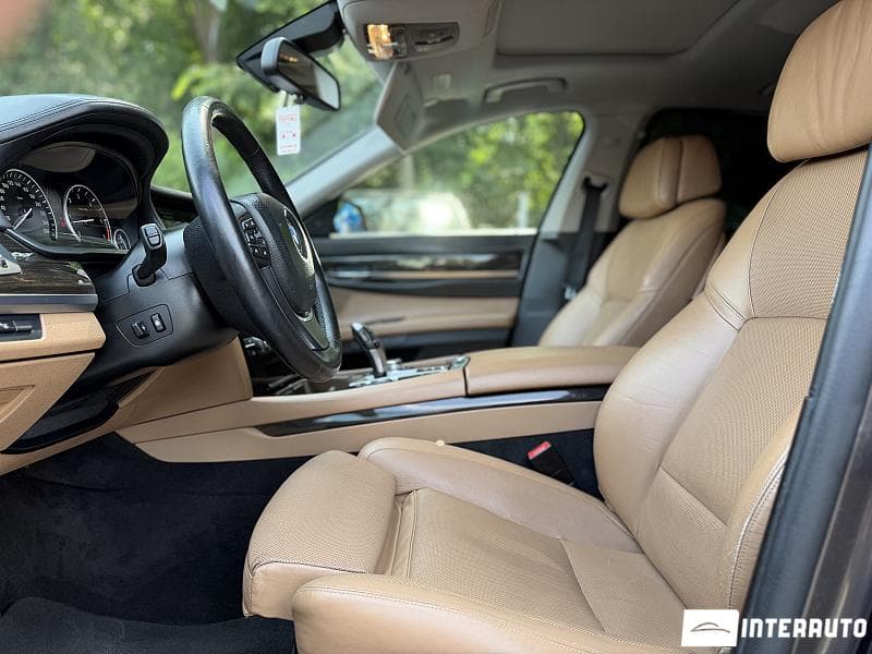 BMW 740 2012 — Миниатюра 11