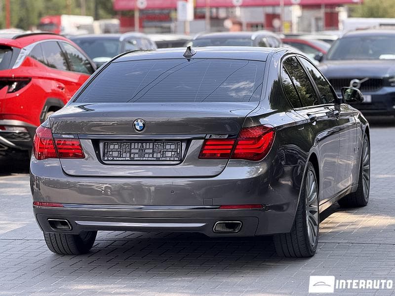 BMW 740 2012 — Миниатюра 2