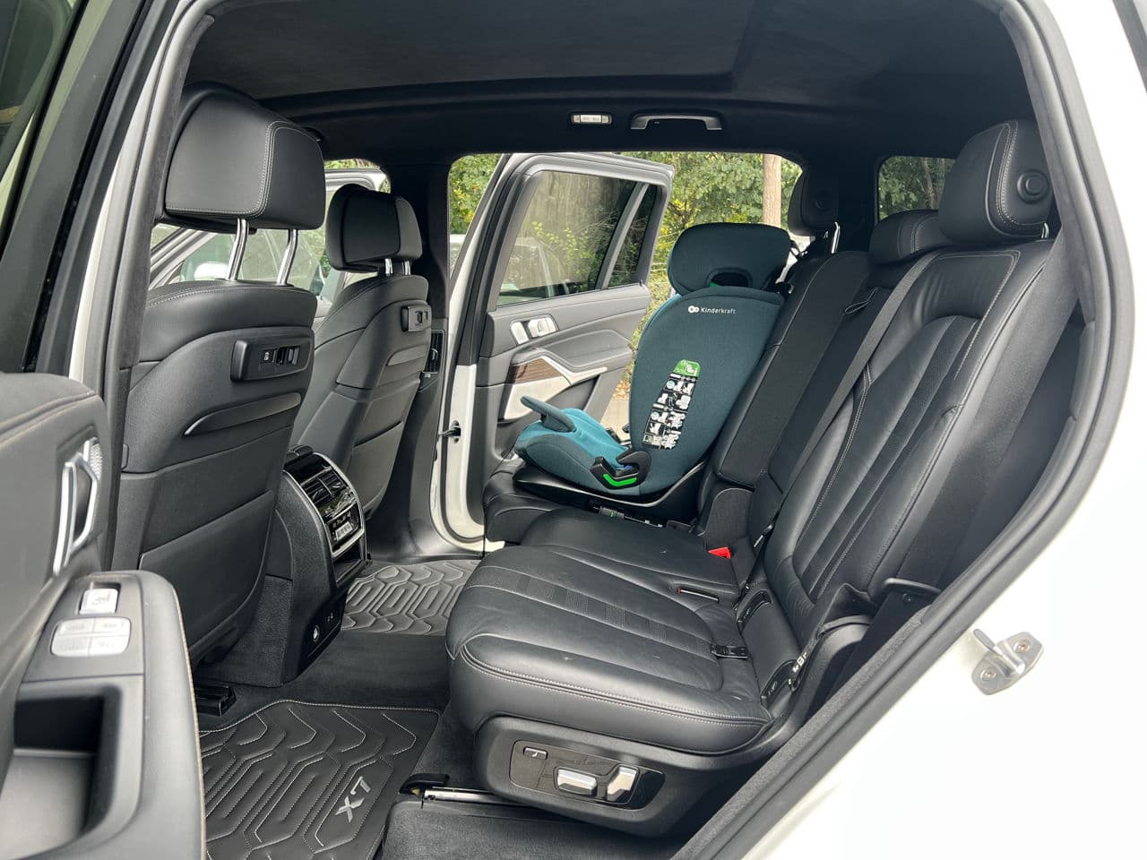 BMW X7 5.0i 2019 — Миниатюра 21