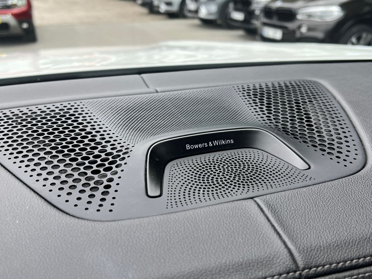 BMW X7 5.0i 2019 — Миниатюра 14