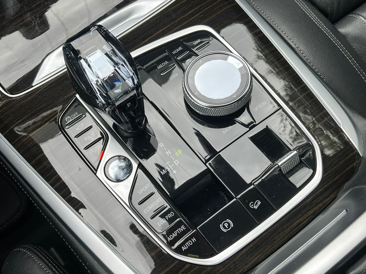 BMW X7 5.0i 2019 — Миниатюра 18