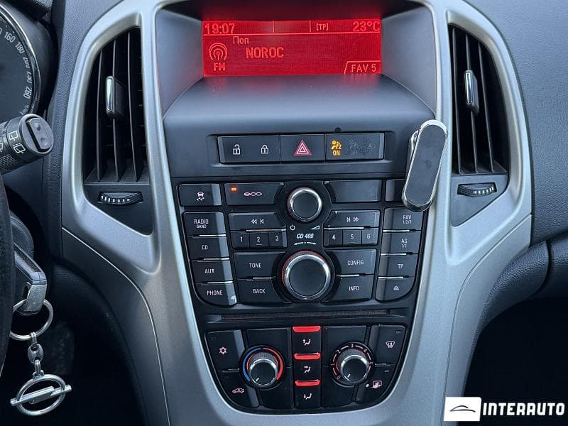 Opel Astra 2011 — Миниатюра 11