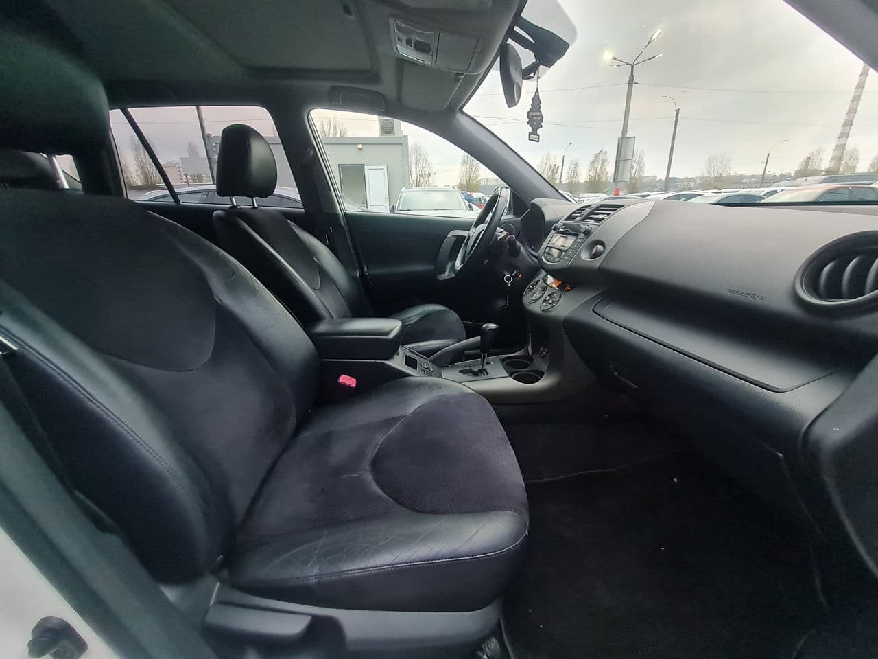Toyota Rav-4 2010 — Миниатюра 9
