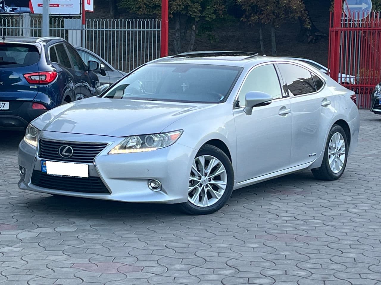 Lexus ES 300h 2014 — Миниатюра 2