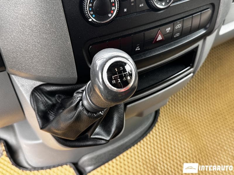 2014 Mercedes Sprinter — Miniatură 10