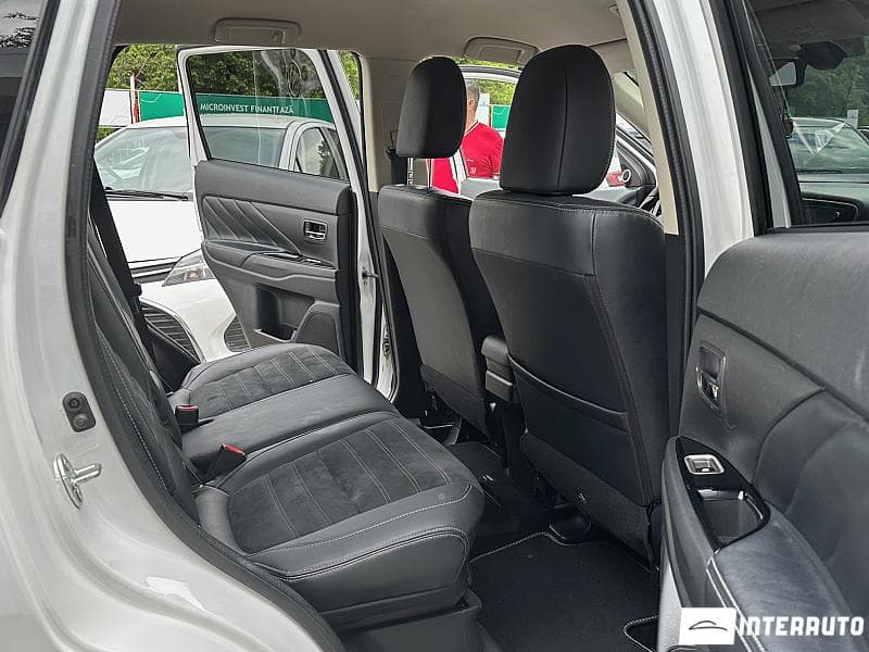 2015 Mitsubishi Outlander — Miniatură 18