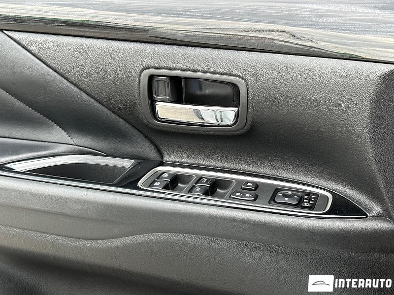 2015 Mitsubishi Outlander — Miniatură 14