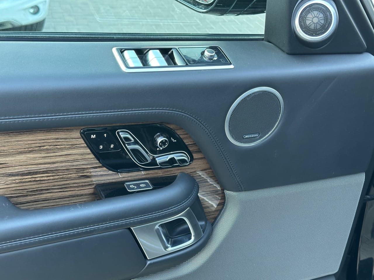 Land Rover Range Rover Vogue 2017 — Миниатюра 21