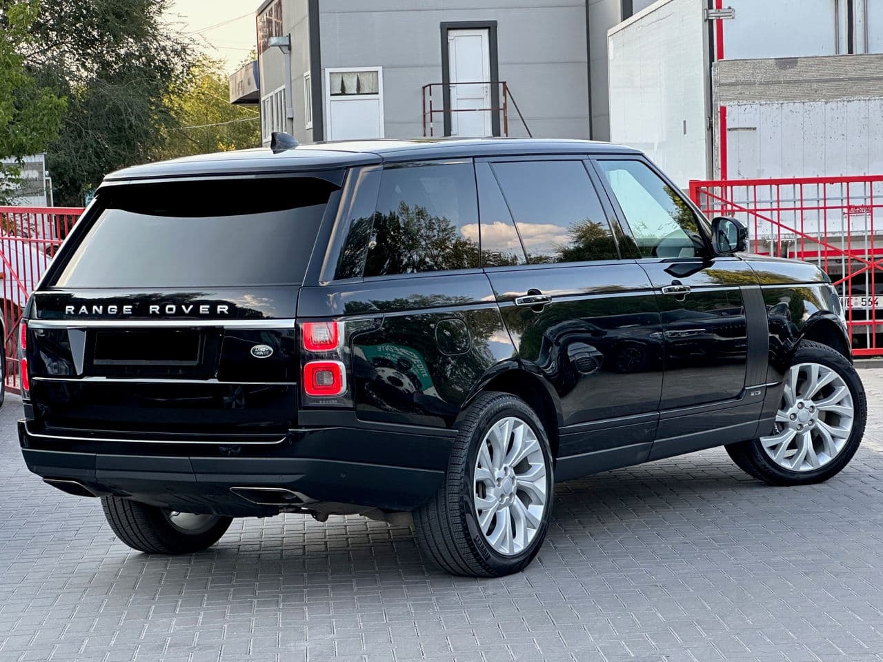 Land Rover Range Rover Vogue 2017 — Миниатюра 3