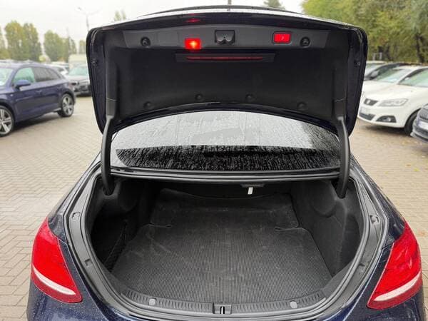 2019 Mercedes E 220 — Miniatură 19