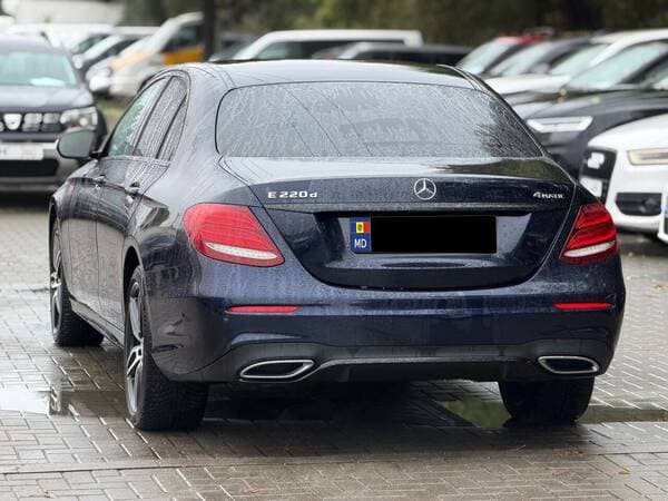 2019 Mercedes E 220 — Miniatură 4