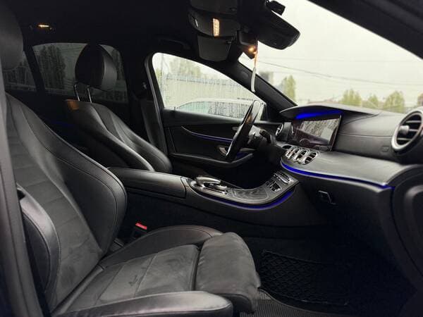 2019 Mercedes E 220 — Miniatură 6