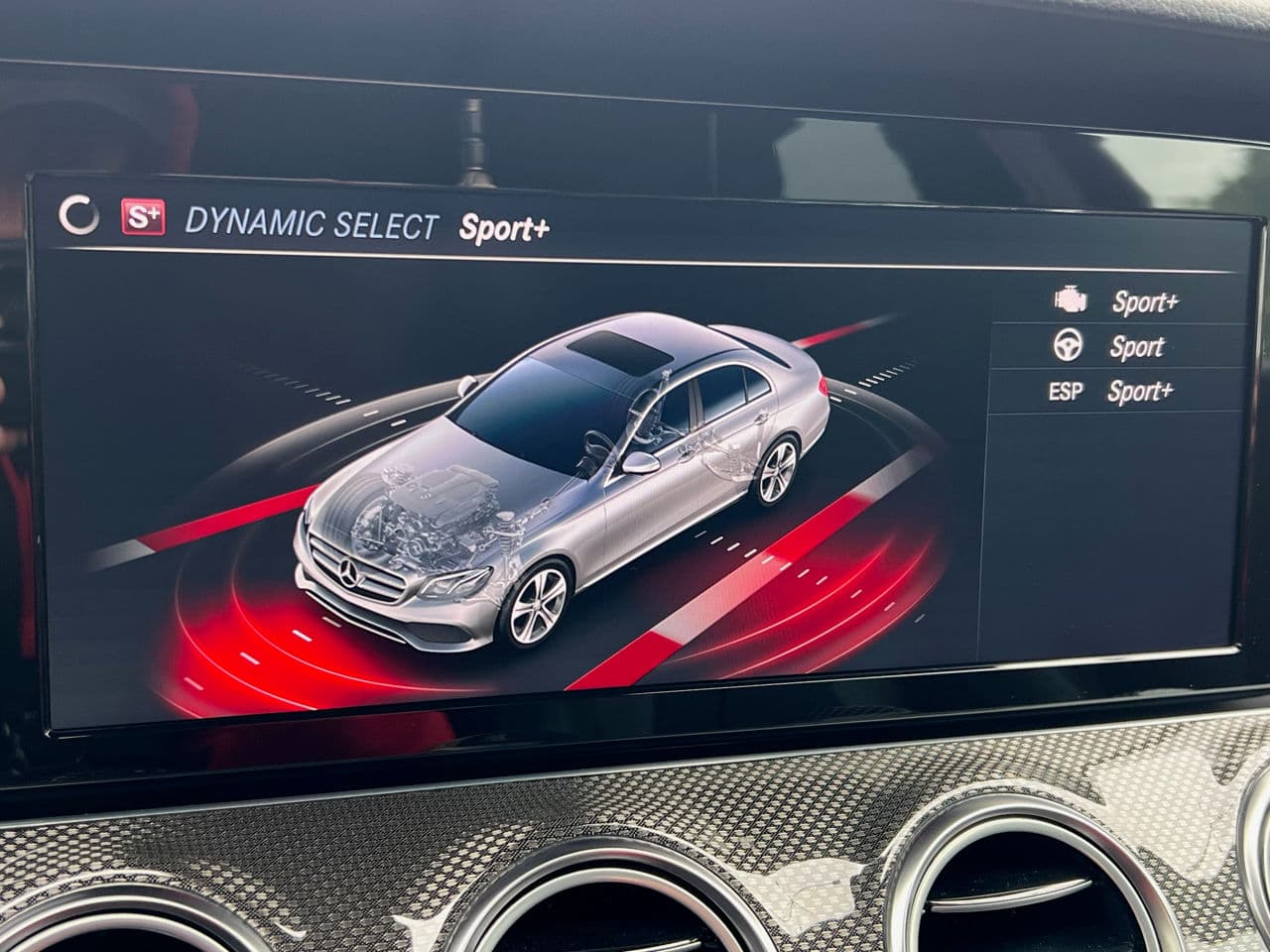 Mercedes E 220 2017 — Миниатюра 12