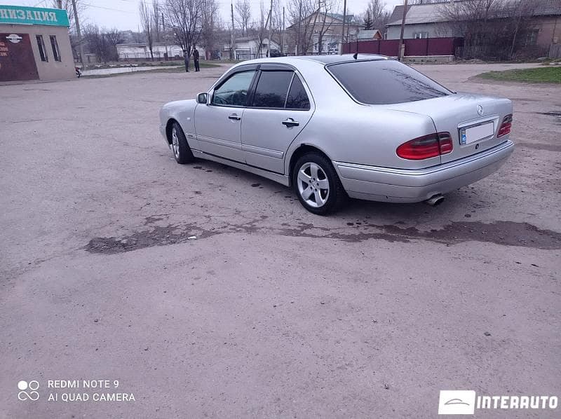 1996 Mercedes E 280 — Miniatură 4