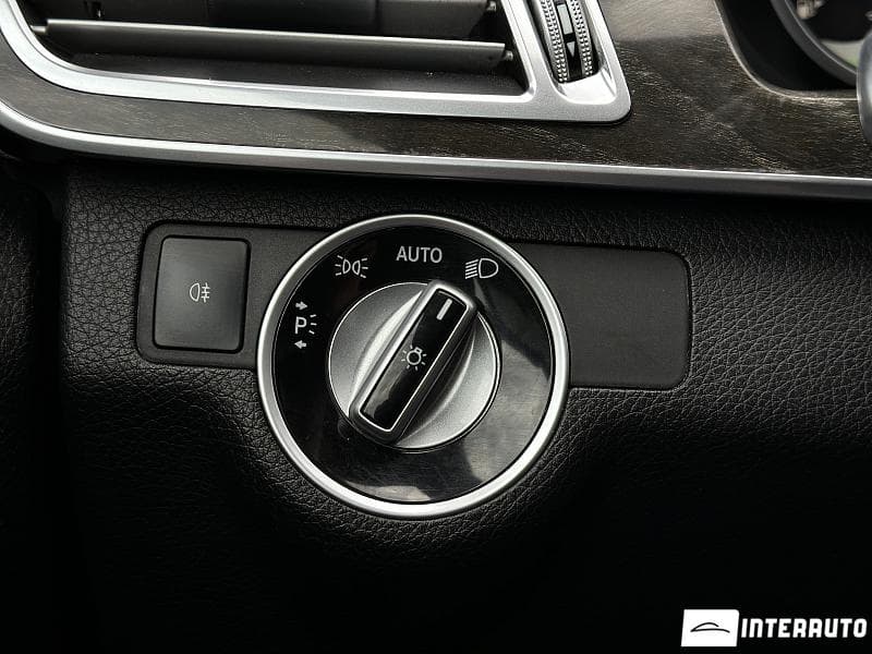 Mercedes E 200 2013 — Миниатюра 11