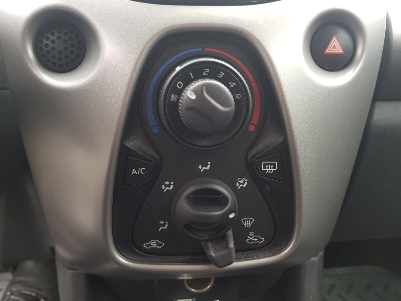 Citroen C1 2017 — Миниатюра 13