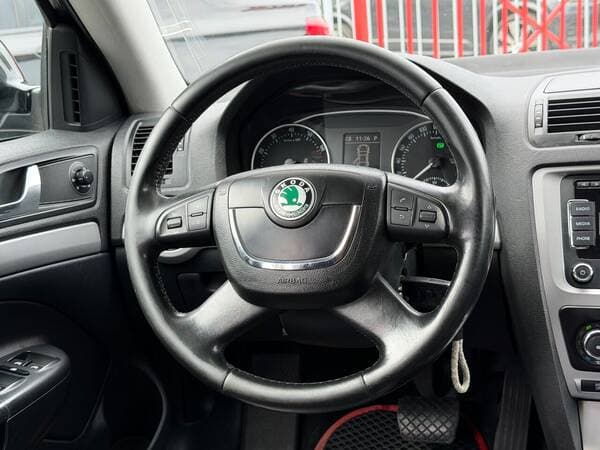 2009 Skoda Octavia — Miniatură 8