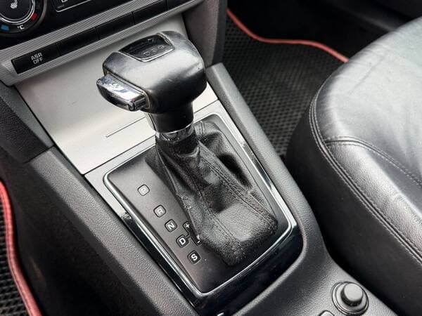 2009 Skoda Octavia — Miniatură 11