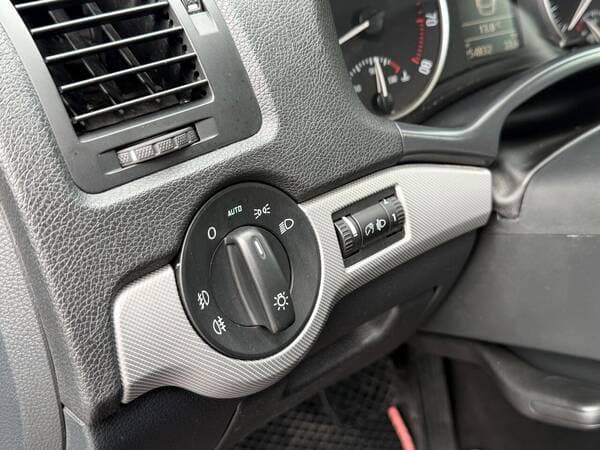 2009 Skoda Octavia — Miniatură 18