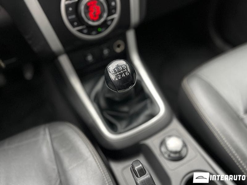 2014 Isuzu D-Max — Miniatură 15
