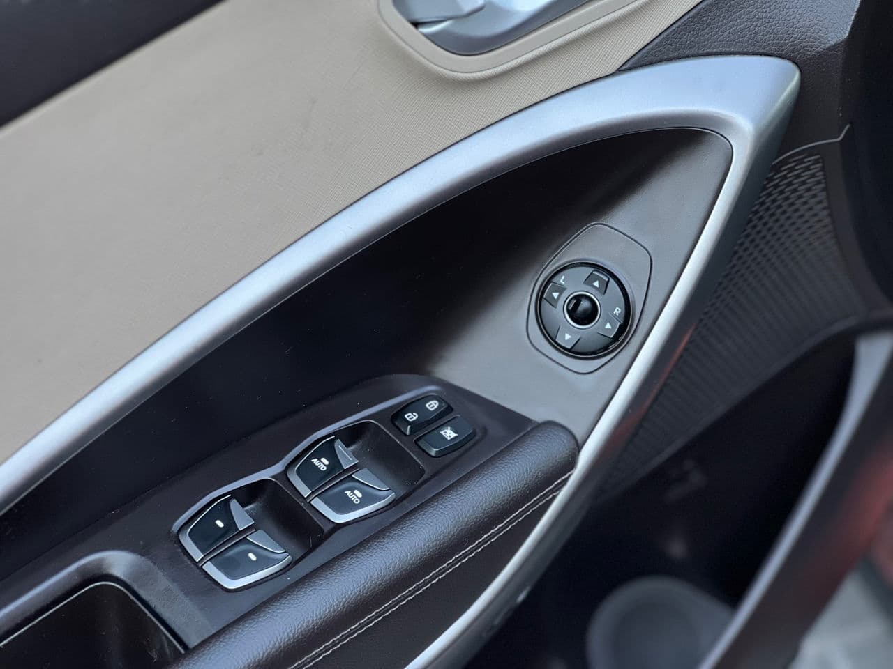 Hyundai Santa Fe 2015 — Миниатюра 5