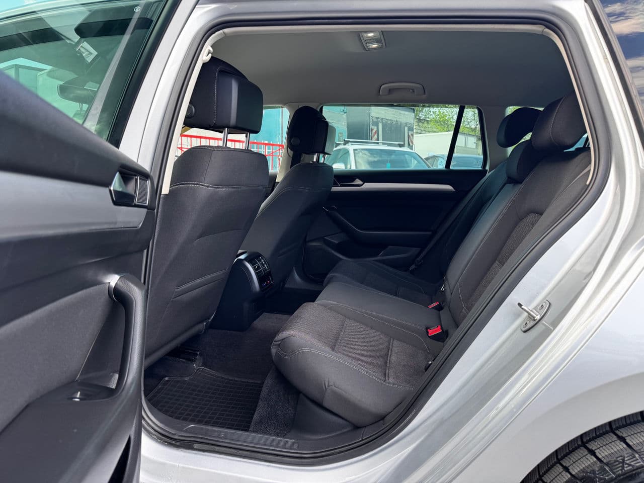 Volkswagen Passat 2015 — Миниатюра 6