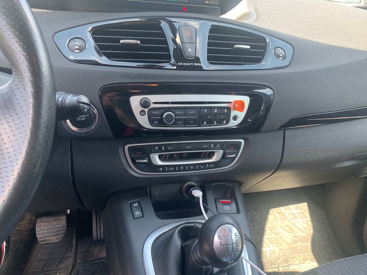 Renault Scenic 2012 — Миниатюра 11