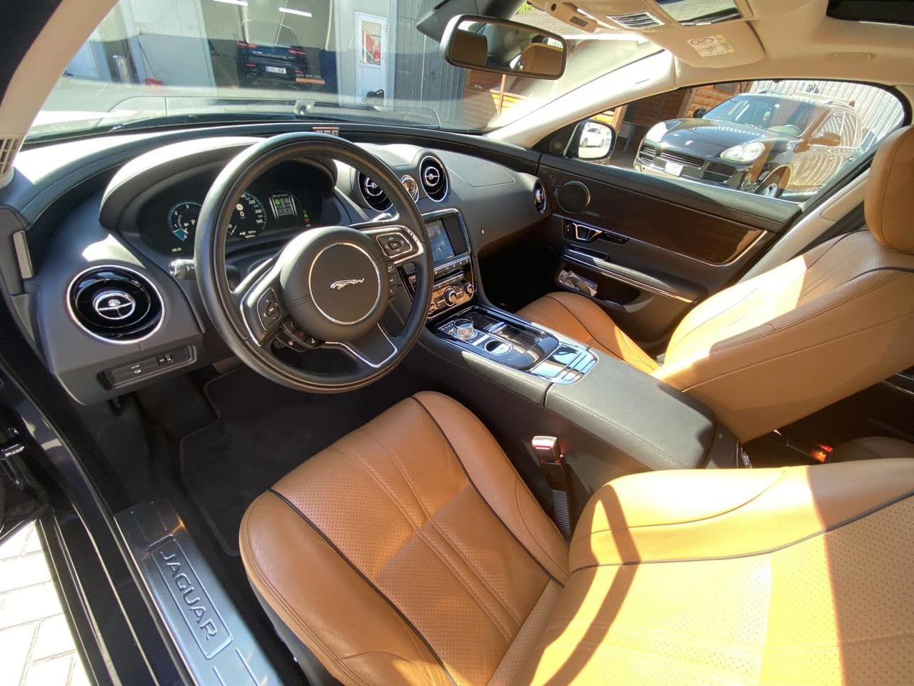 Jaguar XJ 2015 — Миниатюра 6