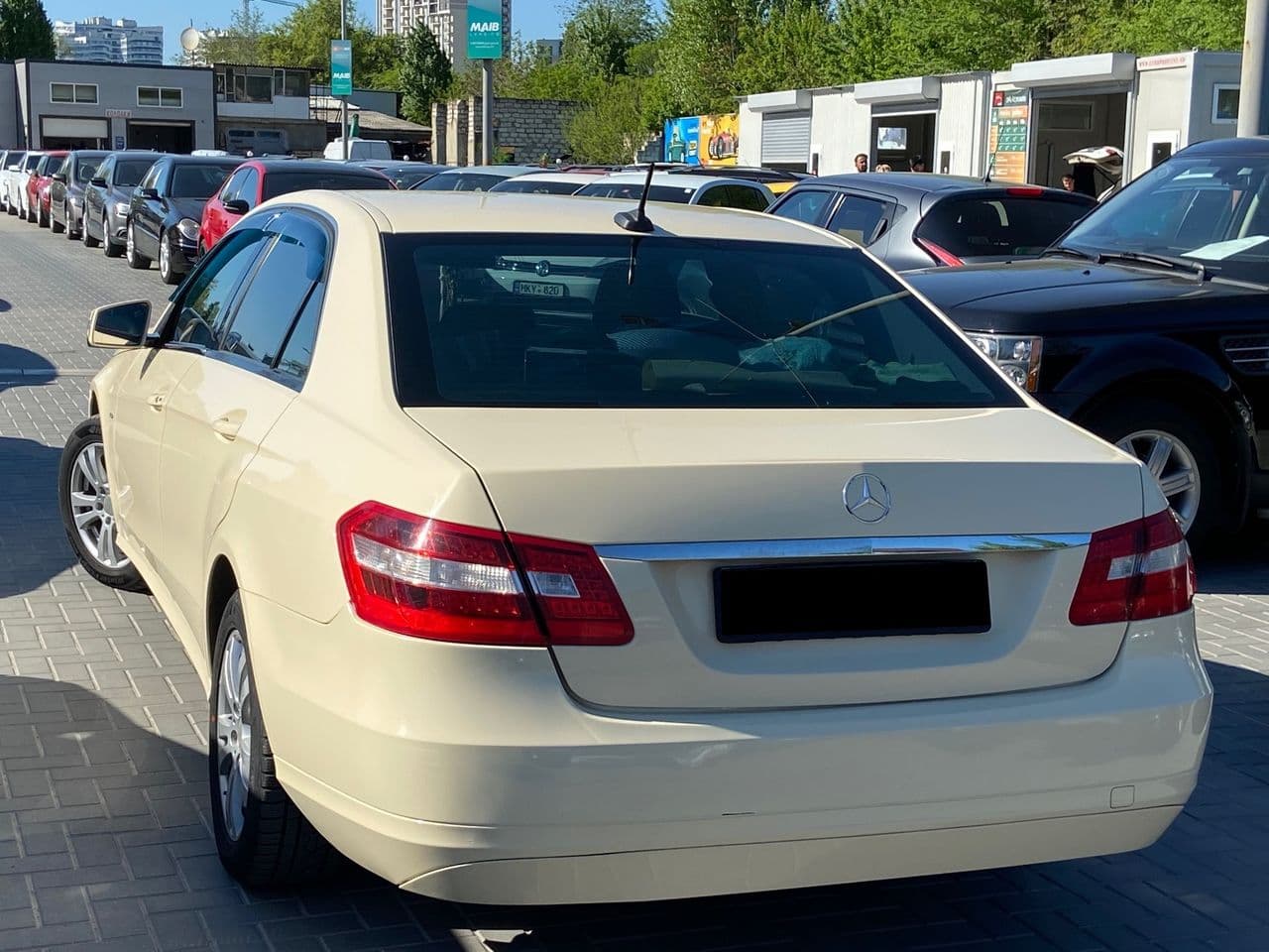 Mercedes E 200 2010 — Миниатюра 3