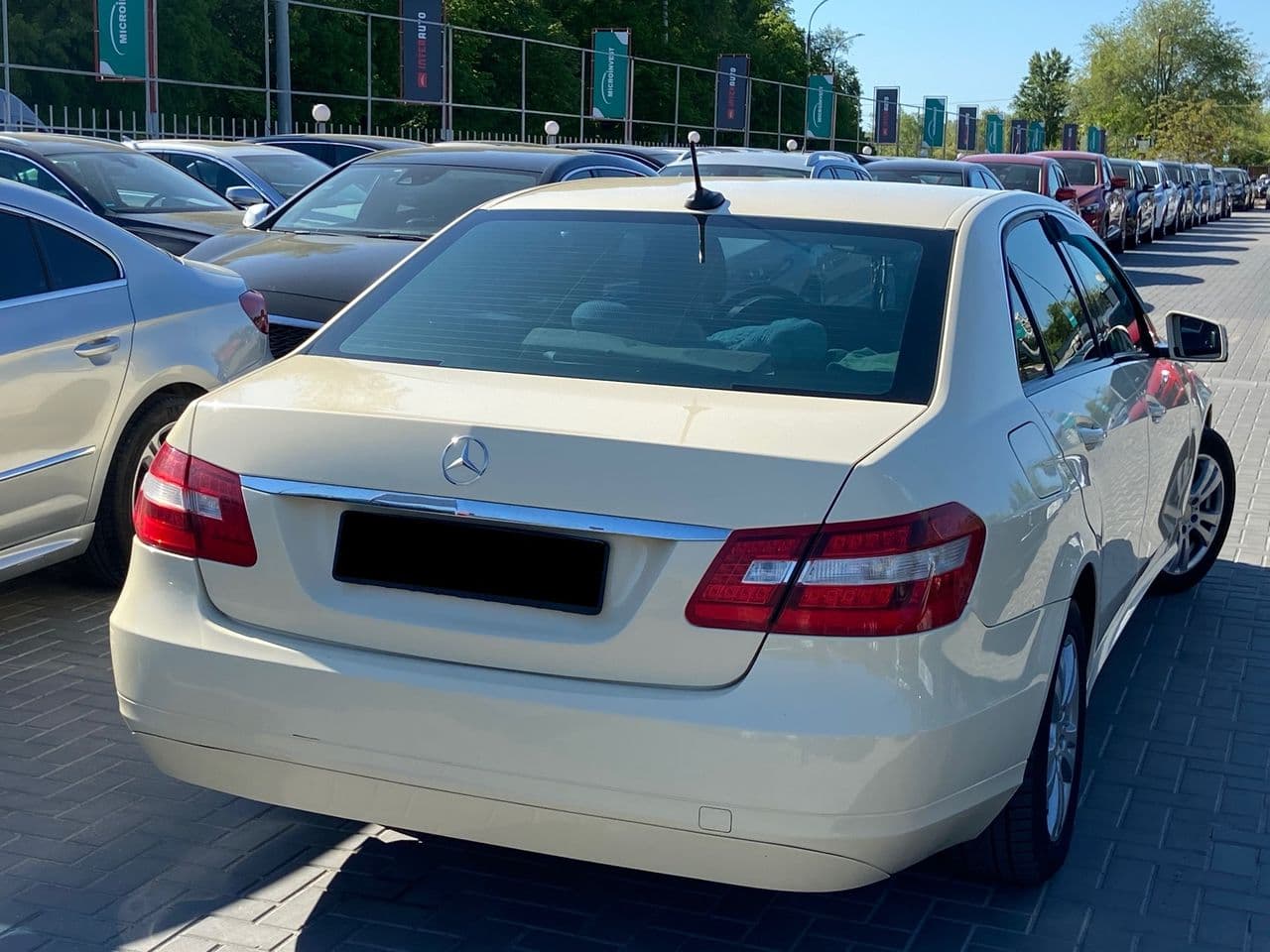 Mercedes E 200 2010 — Миниатюра 4