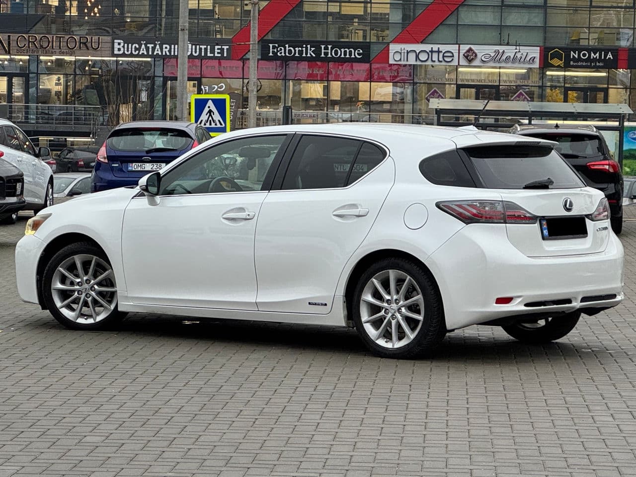 Lexus CT 200h 2011 — Миниатюра 4