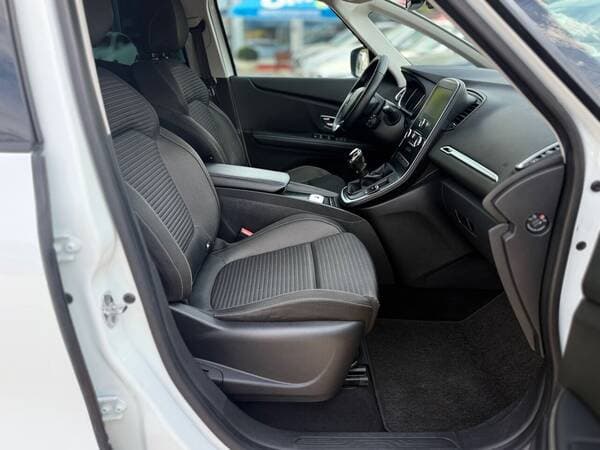 2017 Renault Scenic — Miniatură 6