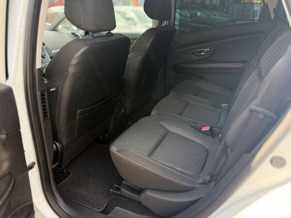 2017 Renault Scenic — Miniatură 17