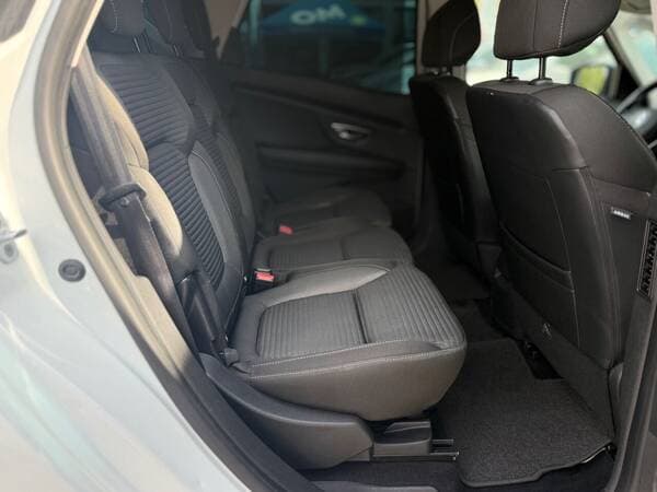 2017 Renault Scenic — Miniatură 16
