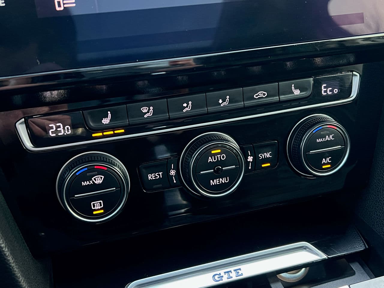 Volkswagen Passat GTE 2015 — Миниатюра 17