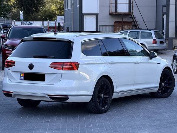 2015 Volkswagen Passat GTE — Miniatură 4