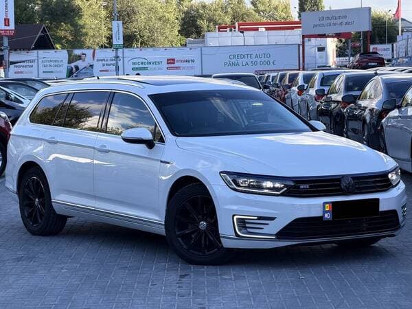 2015 Volkswagen Passat GTE — Miniatură 3