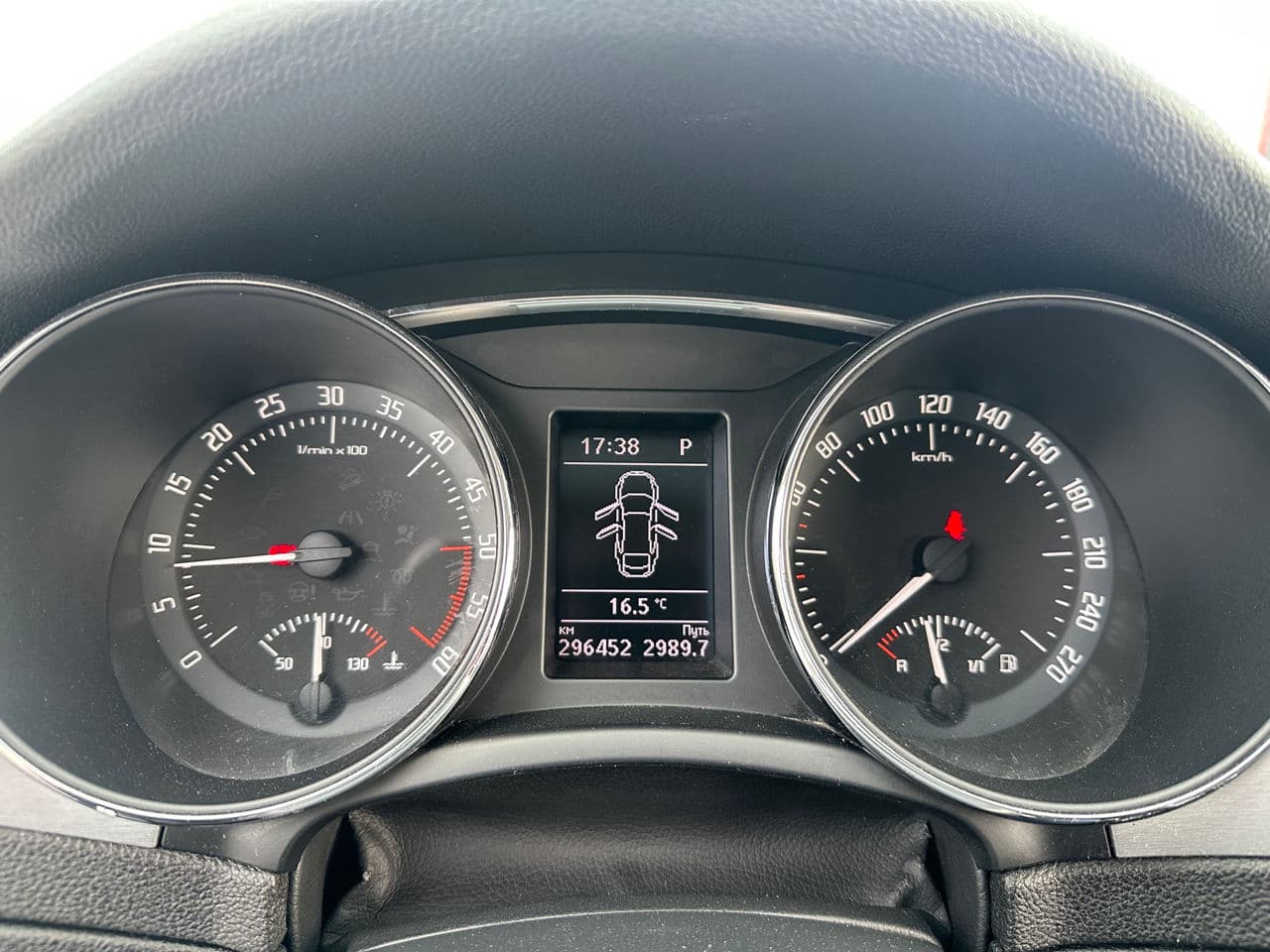 2014 Skoda Superb — Miniatură 8